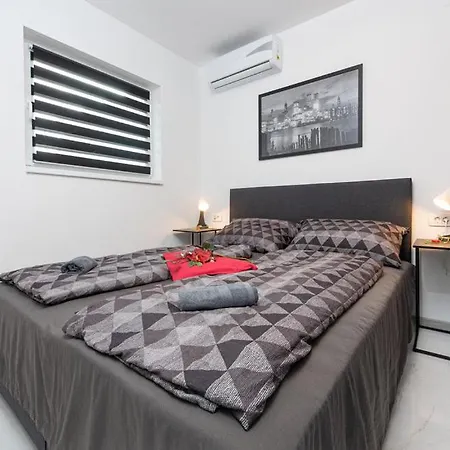 Luxurioeses Penthouse Welle Mit Whirlpool, Grill Und Meerblick *