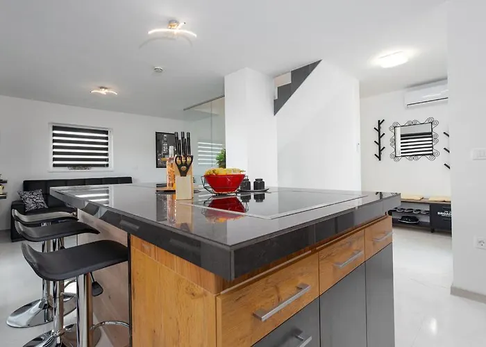 Luxurioeses Penthouse Welle Mit Whirlpool, Grill Und Meerblick *