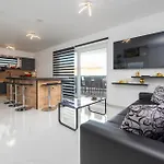 Luxuriöses Penthouse Welle Mit Whirlpool, Grill Und Meerblick