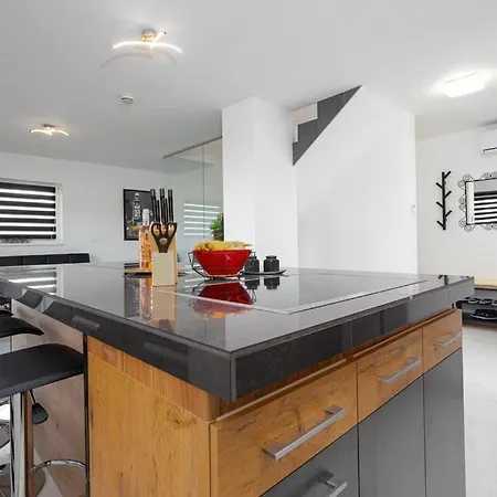 Luxurioeses Penthouse Welle Mit Whirlpool, Grill Und Meerblick *