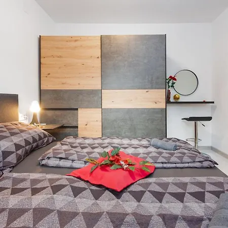 Appartement Luxurioeses Penthouse Welle Mit Whirlpool, Grill Und Meerblick *