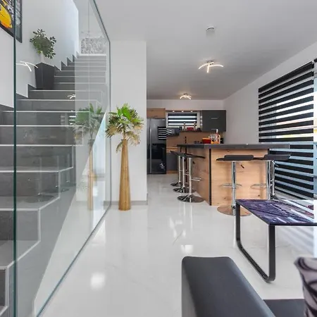 Luxurioeses Penthouse Welle Mit Whirlpool, Grill Und Meerblick Apartment