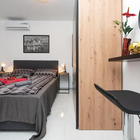 Luxurioeses Penthouse Welle Mit Whirlpool, Grill Und Meerblick