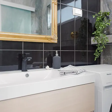 Luxurioeses Penthouse Welle Mit Whirlpool, Grill Und Meerblick