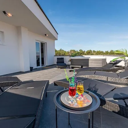 Luxurioeses Penthouse Welle Mit Whirlpool, Grill Und Meerblick *