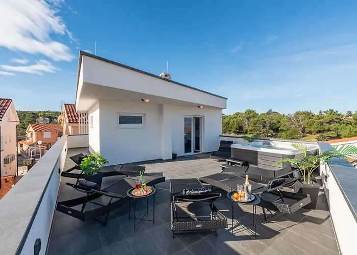 Luxurioeses Penthouse Welle Mit Whirlpool, Grill Und Meerblick Appartement *