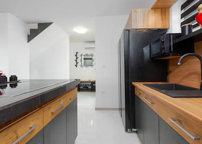 Appartement Luxurioeses Penthouse Welle Mit Whirlpool, Grill Und Meerblick *